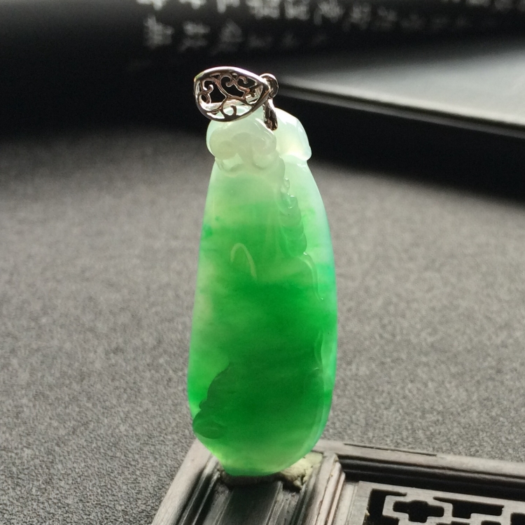 （超值推荐）糯冰种翠色福瓜挂件