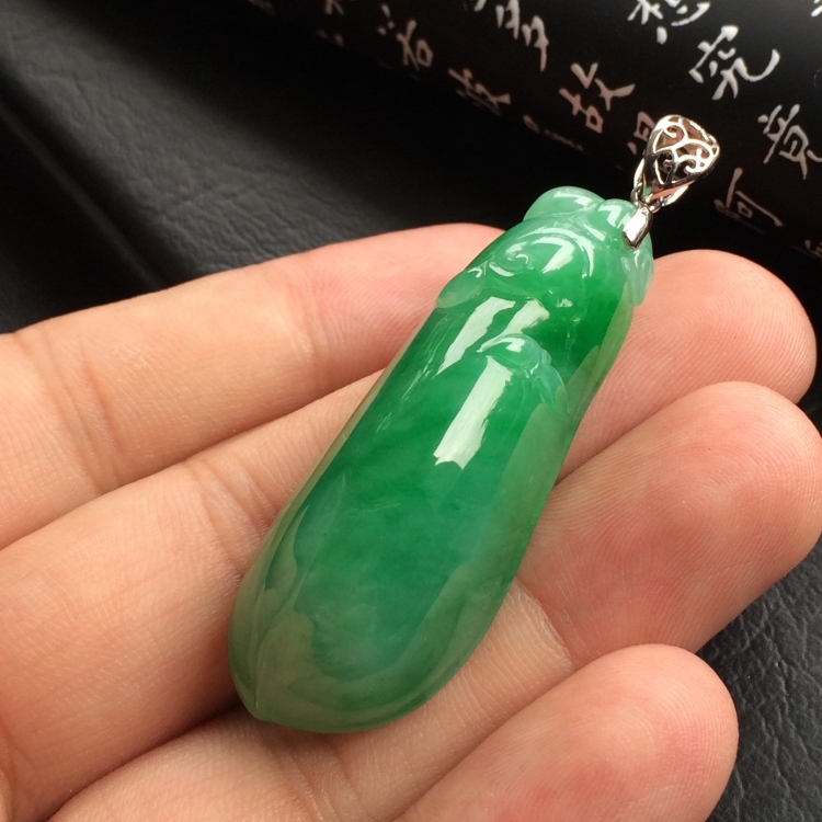 （超值推荐）糯冰种翠色福瓜挂件