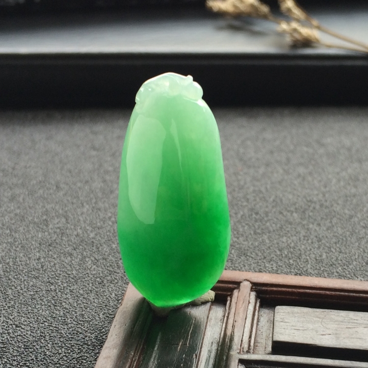 （超值推荐）糯冰种翠色福瓜挂件