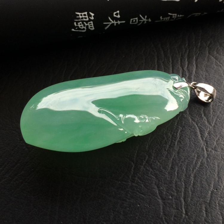 （超值推荐）糯冰种飘花福瓜挂件
