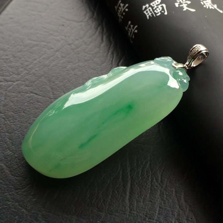 （超值推荐）糯冰种飘花福瓜挂件