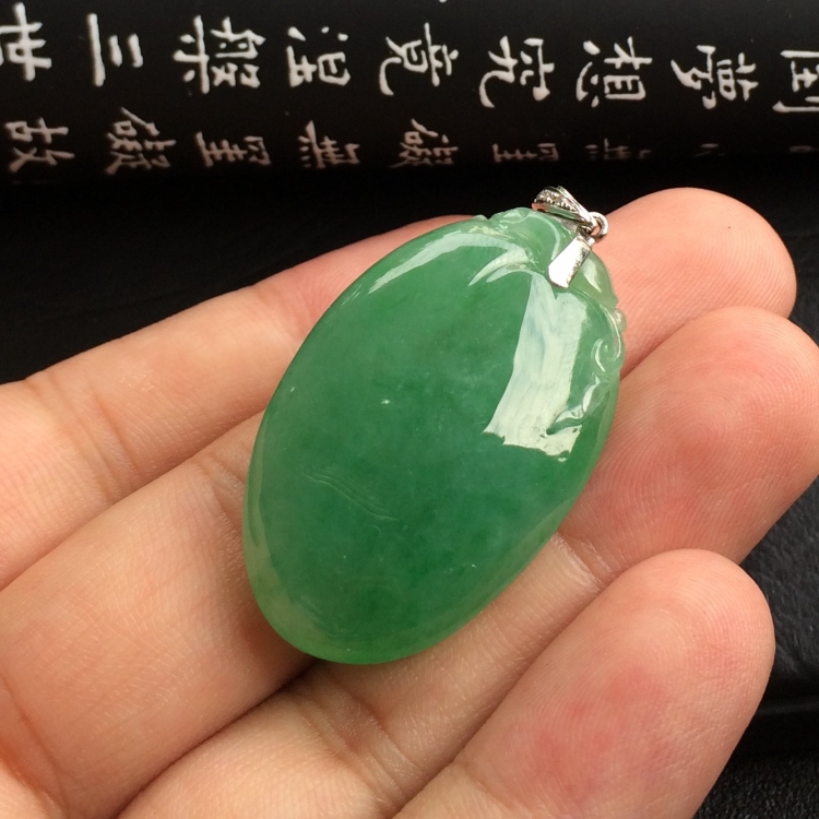 （超值推荐）糯冰种绿晴水福瓜挂件