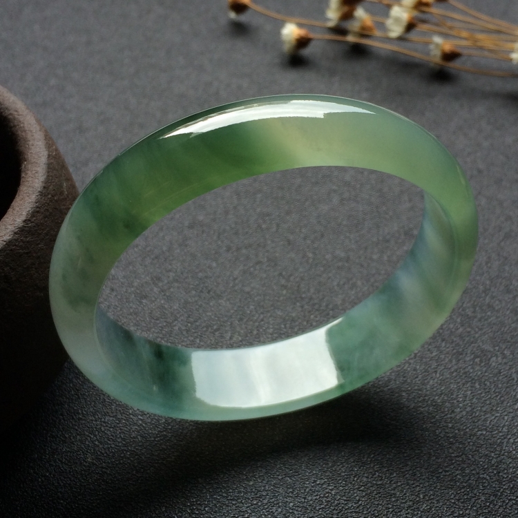（超值推荐）冰种飘花贵妃镯（56mm-49.6mm）