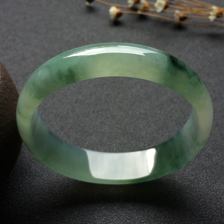 （超值推荐）冰种飘花贵妃镯（56mm-49.6mm）