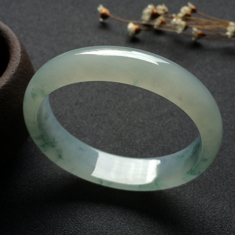（超值推荐）冰种飘花贵妃镯（56.3mm-49.3mm）