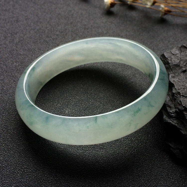 （超值推荐）冰种飘花贵妃镯（56.3mm-49.3mm）