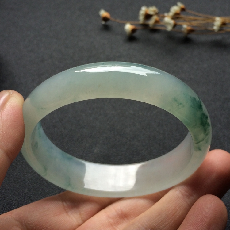 （超值推荐）冰种飘花贵妃镯（56.3mm-49.3mm）