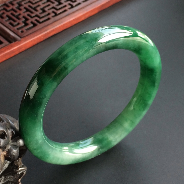 (超值推荐)糯冰种飘花圆条手镯(52mm)