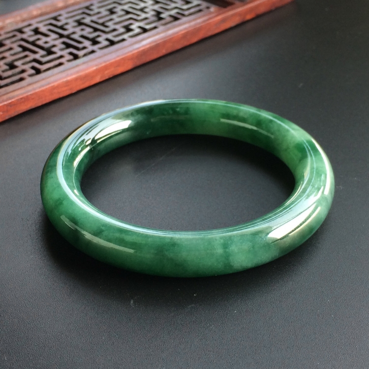 (超值推荐)糯冰种飘花圆条手镯(52mm)
