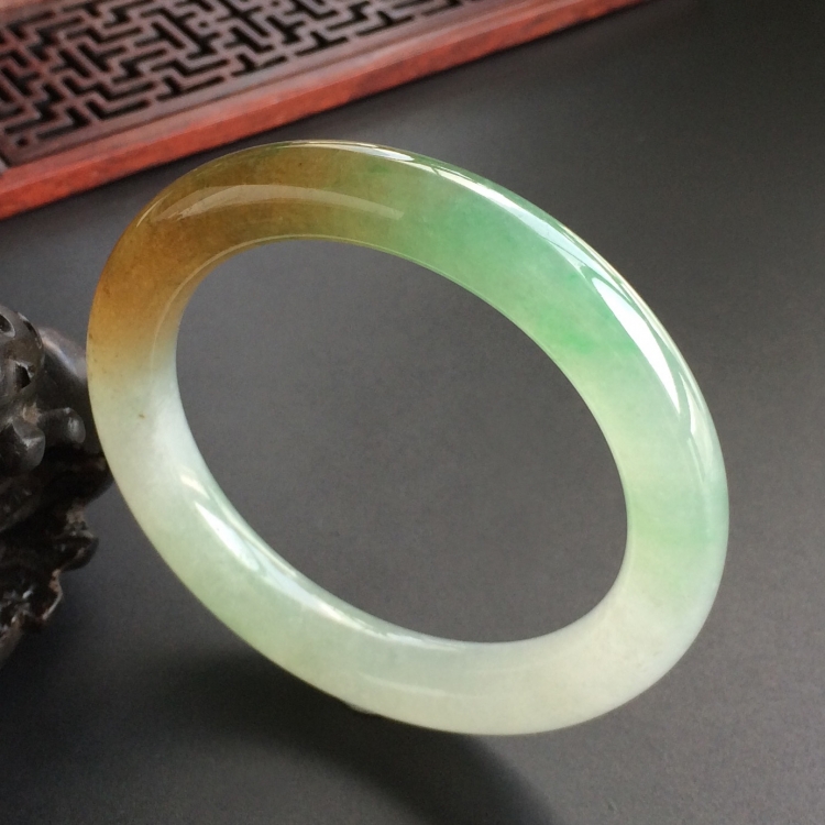 (超值推荐)糯冰种褐黄翡略飘翠圆条手镯(54.2mm)