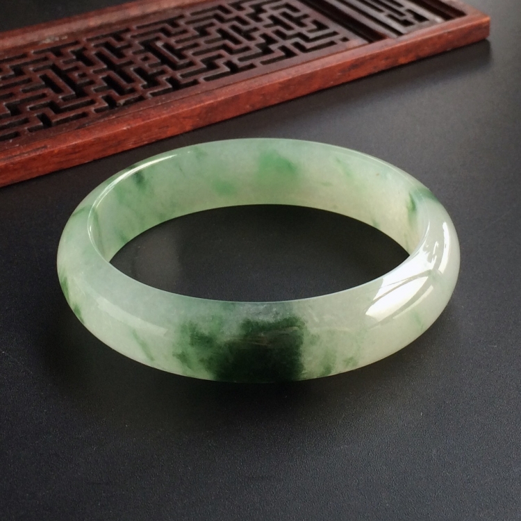 (超值推荐)冰种飘花贵妃镯(55.5mm-47.8mm)