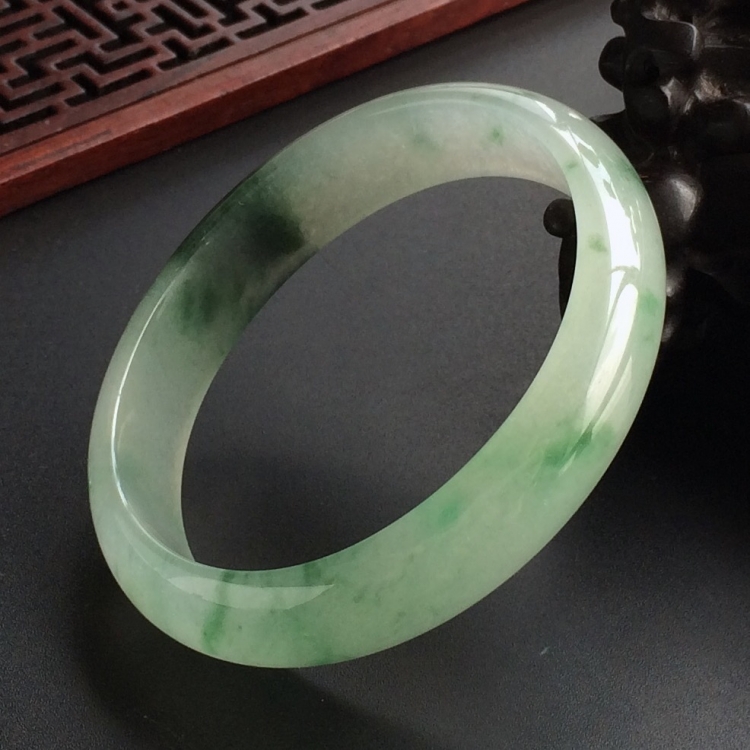 (超值推荐)冰种飘花贵妃镯(55.5mm-47.8mm)
