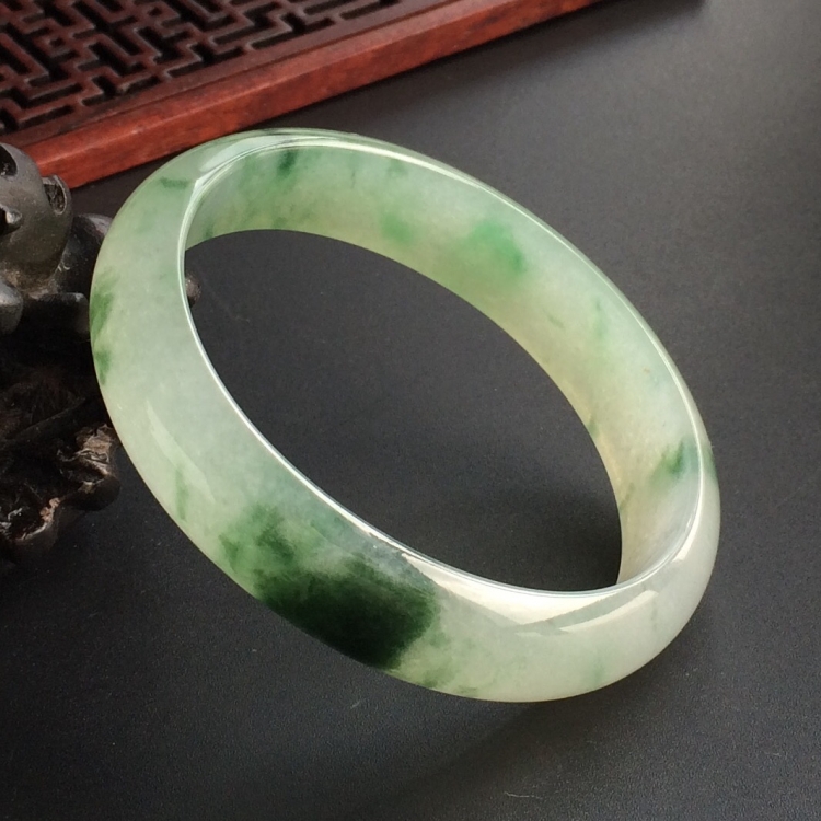 (超值推荐)冰种飘花贵妃镯(55.5mm-47.8mm)