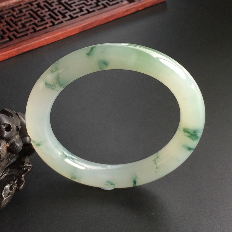 (超值推荐)糯冰种飘花圆条手镯(57.1mm)