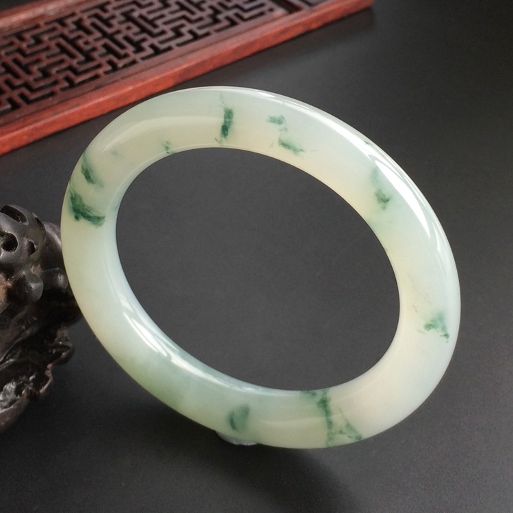 (超值推荐)糯冰种飘花圆条手镯(57.1mm)