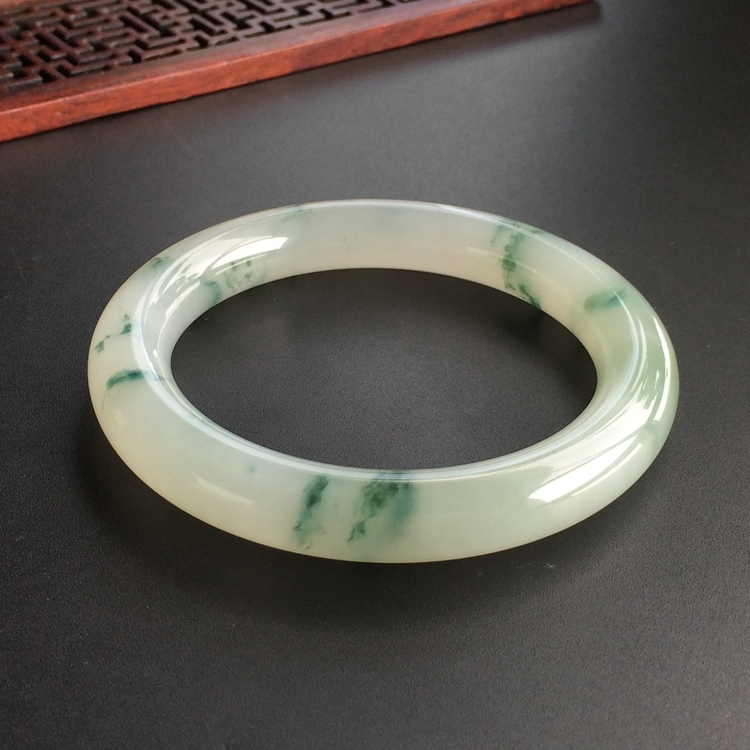 (超值推荐)糯冰种飘花圆条手镯(57.1mm)