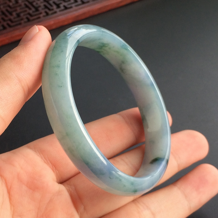 (超值推荐)糯冰种紫罗兰飘花贵妃镯(56.6mm-48.8mm)
