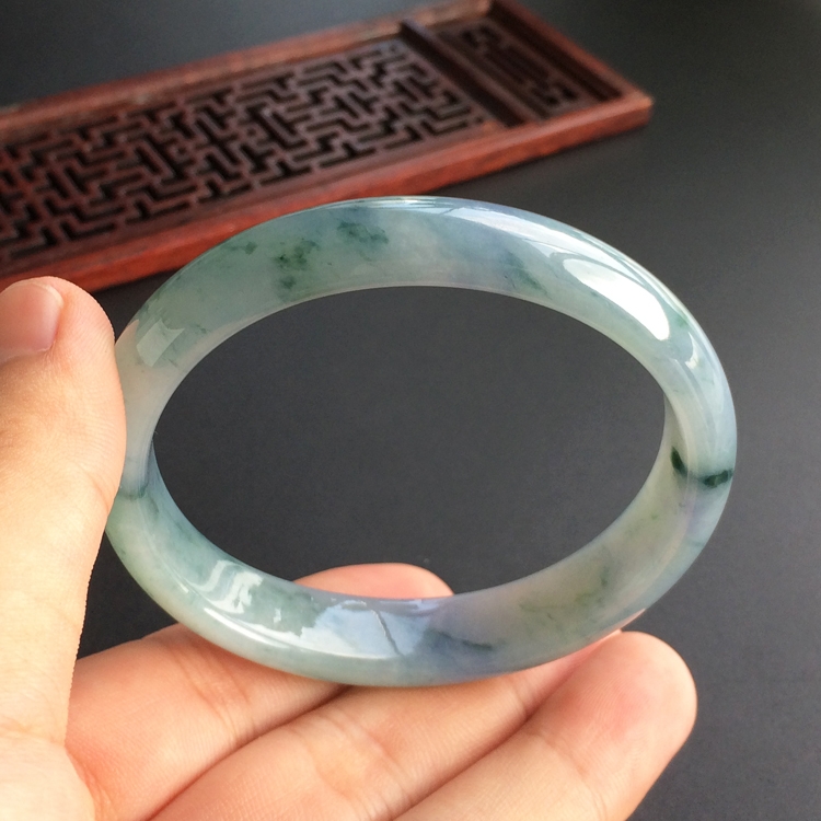 (超值推荐)糯冰种紫罗兰飘花贵妃镯(56.6mm-48.8mm)