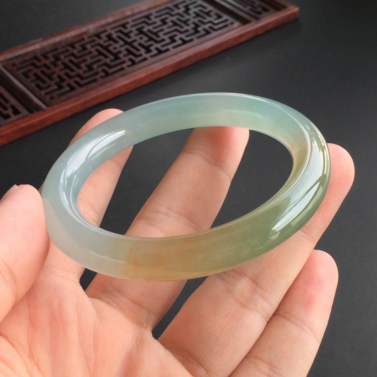 (超值推荐)糯冰种晴水黄翡圆条手镯(54.1mm)