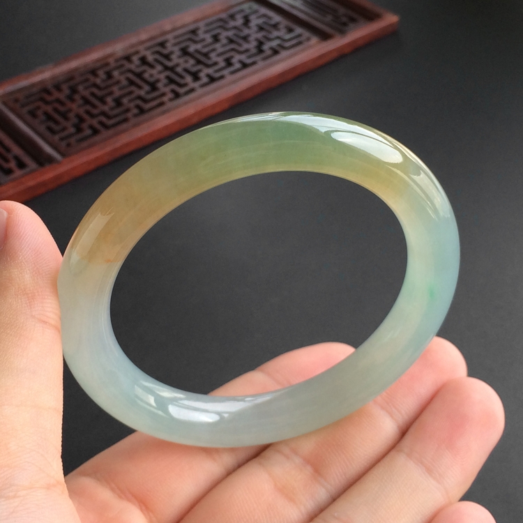 (超值推荐)糯冰种晴水黄翡圆条手镯(54.1mm)
