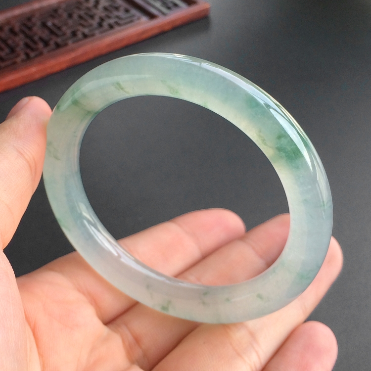 (超值推荐)冰种飘花圆条手镯(53.3mm)