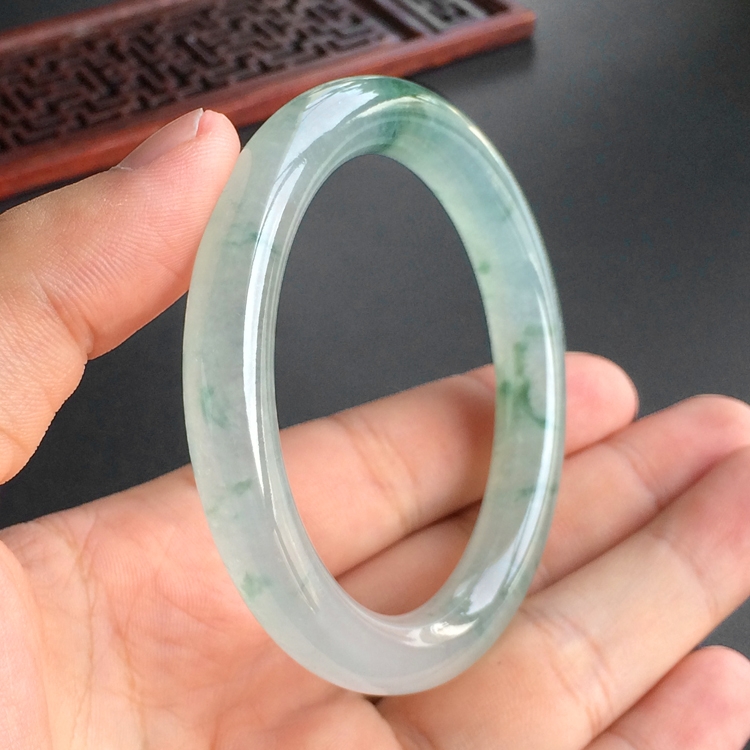 (超值推荐)冰种飘花圆条手镯(53.3mm)