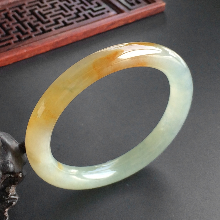 (超值推荐)冰种黄翡贵妃镯(55.3mm-49.5mm)