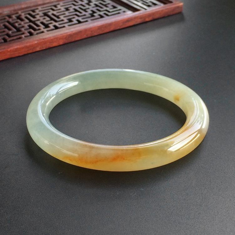 (超值推荐)冰种黄翡贵妃镯(55.3mm-49.5mm)