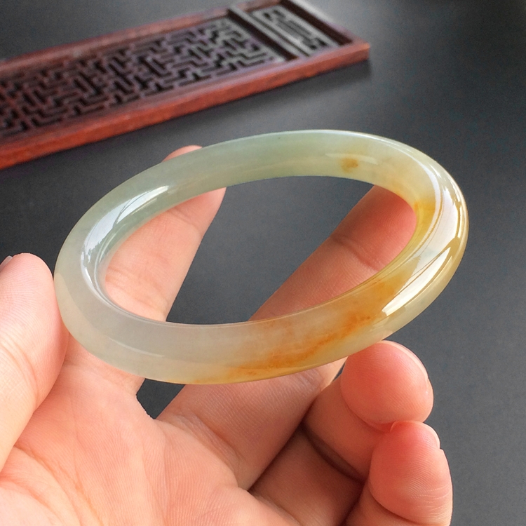 (超值推荐)冰种黄翡贵妃镯(55.3mm-49.5mm)