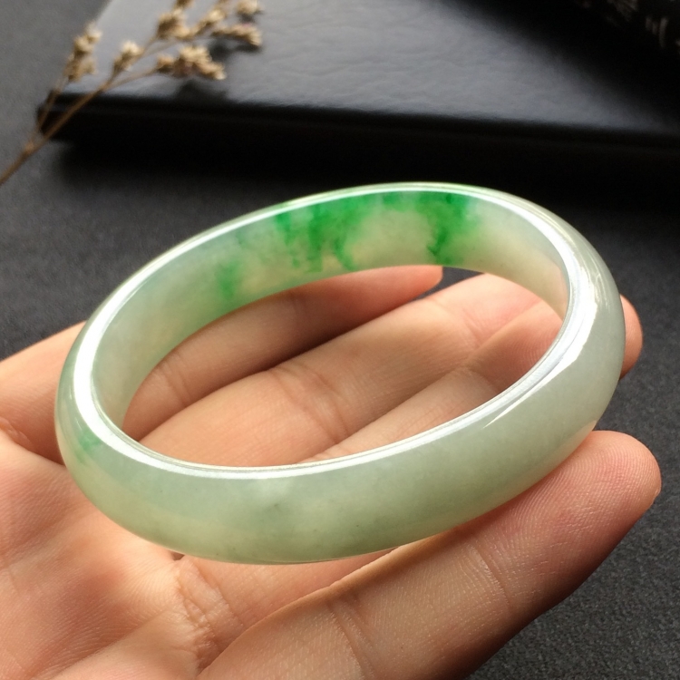 （超值推荐）糯冰种飘翠贵妃镯（55.3mm-46.3mm）