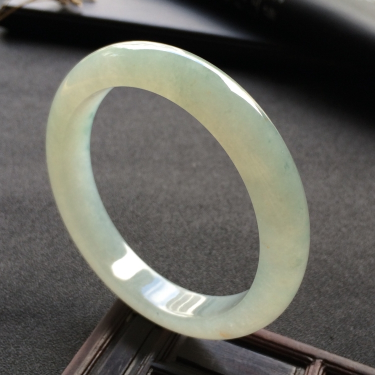 （超值推荐）糯冰种飘花手镯（58.3mm）