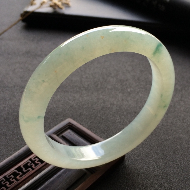 （超值推荐）糯冰种飘花手镯（58.3mm）
