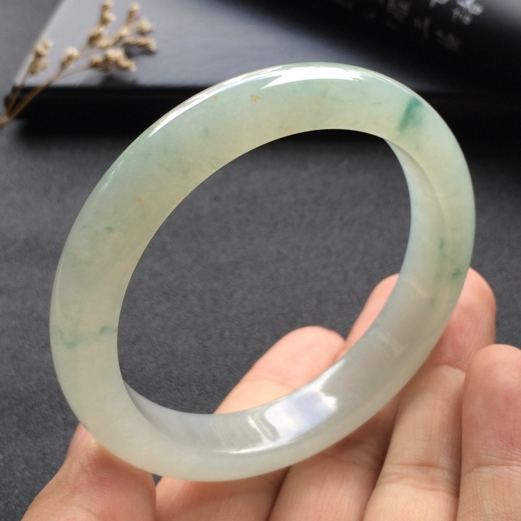 （超值推荐）糯冰种飘花手镯（58.3mm）