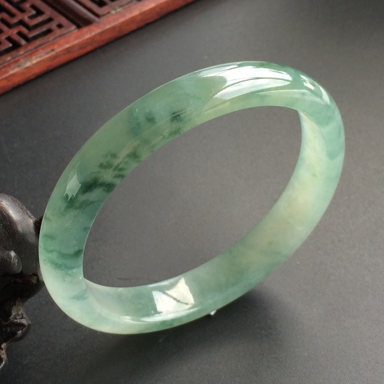 (超值推荐)冰种飘花贵妃镯(55mm-48.1mm)