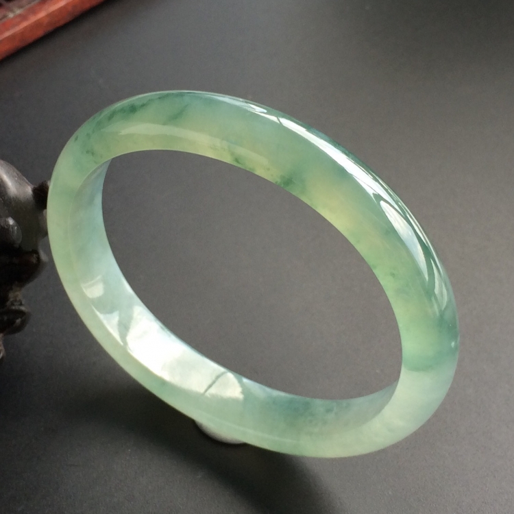 (超值推荐)冰种飘花贵妃镯(55mm-48.1mm)