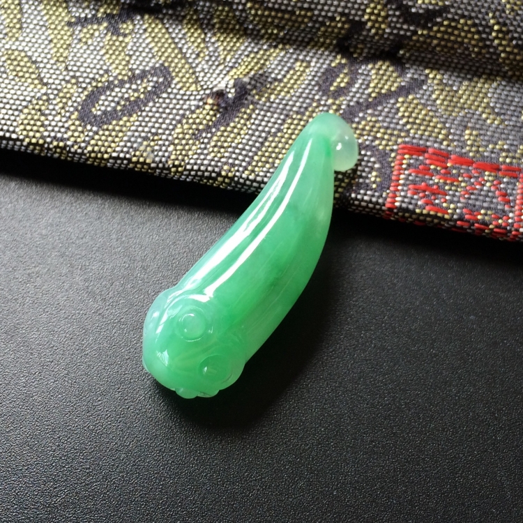 (超值推荐)糯冰种飘翠莲子挂件