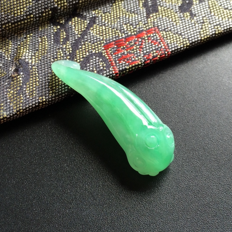 (超值推荐)糯冰种飘翠莲子挂件