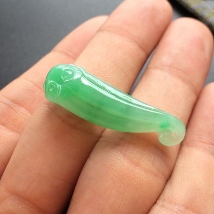 (超值推荐)糯冰种飘翠莲子挂件