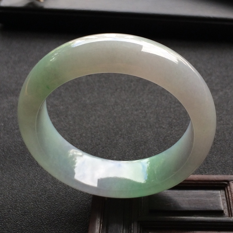 （超值推荐）糯冰种晴水淡紫罗兰手镯（53.7mm）