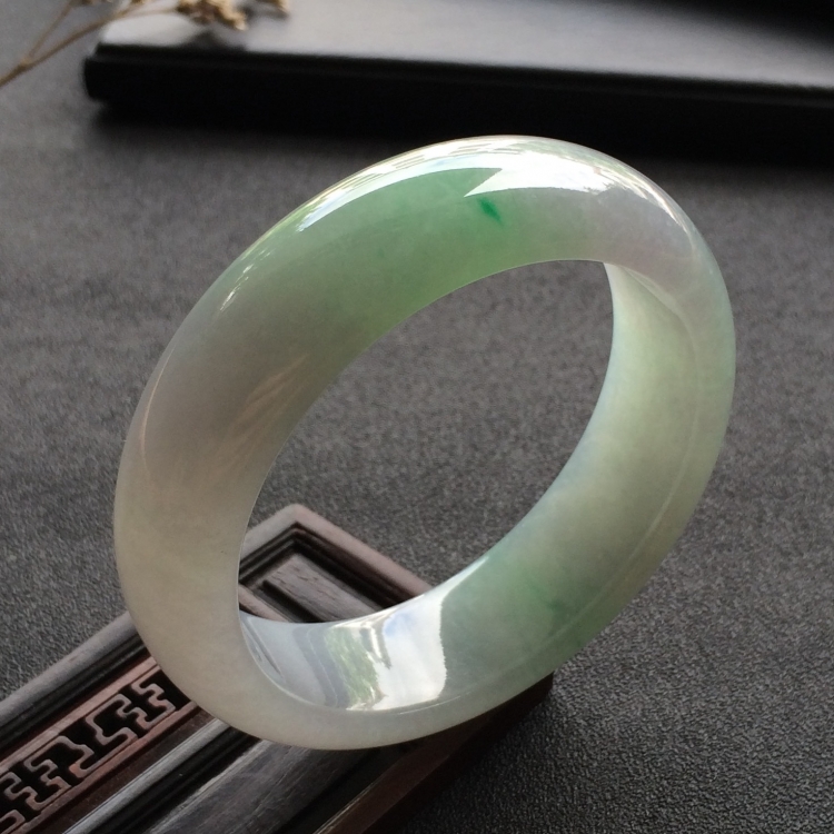 （超值推荐）糯冰种晴水淡紫罗兰手镯（53.7mm）