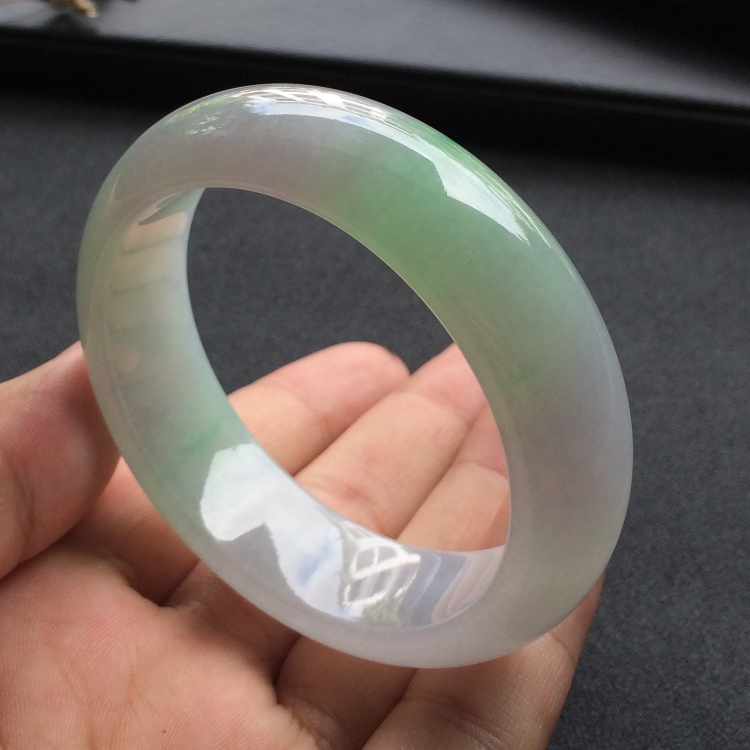 （超值推荐）糯冰种晴水淡紫罗兰手镯（53.7mm）