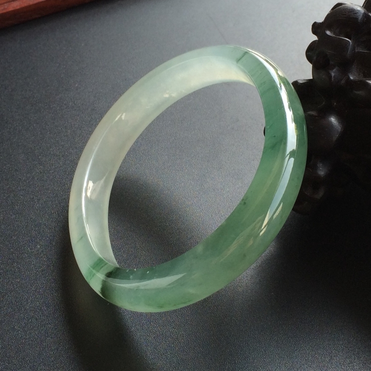 (超值推荐)冰种飘花贵妃镯(55.6mm-45.8mm)