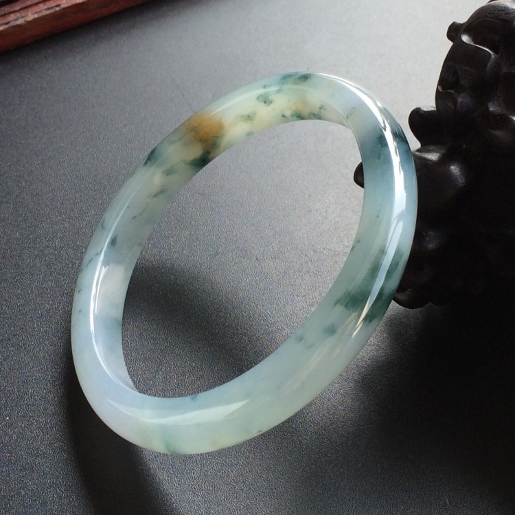 (超值推荐)糯冰种飘花贵妃镯(53.8mm-46.8mm)