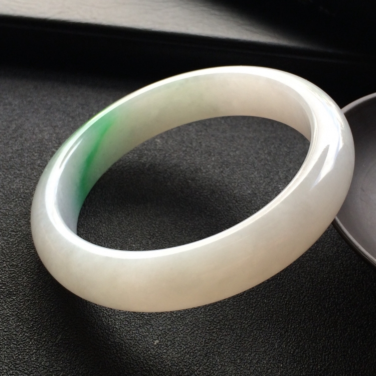 （超值推荐）糯冰种白底青手镯（56.8mm）