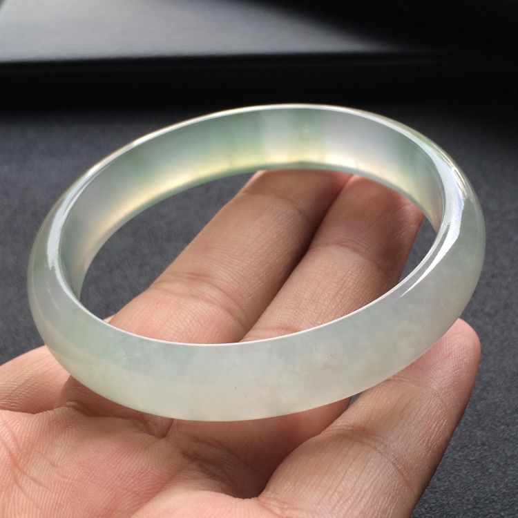 （超值推荐）冰种飘花贵妃镯（56.5mm-50.5mm）