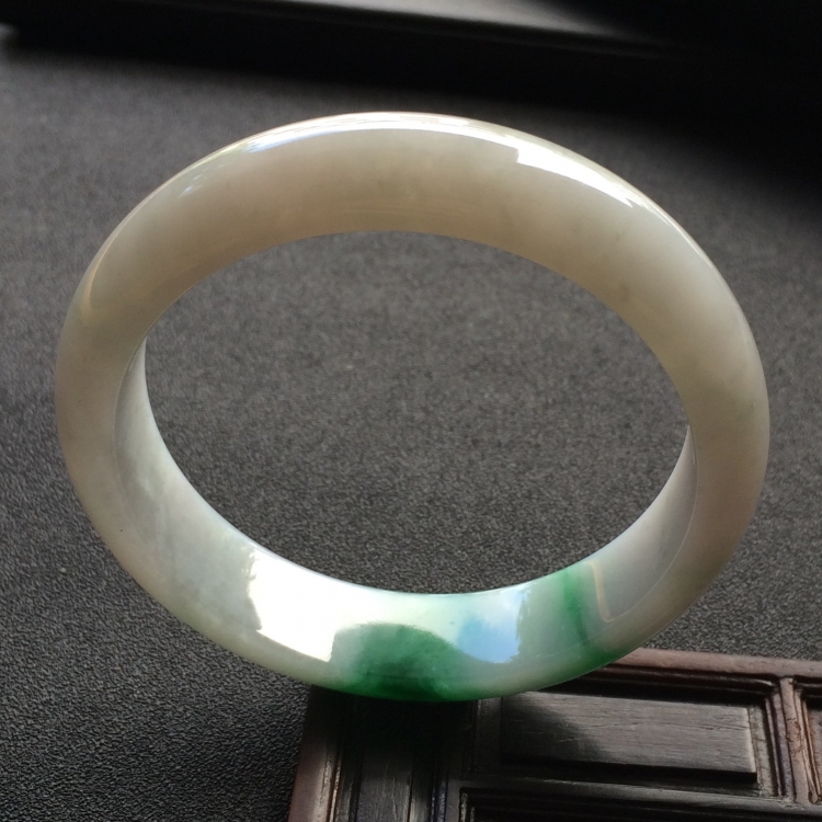 （超值推荐）糯冰种翠色手镯（58.2mm）