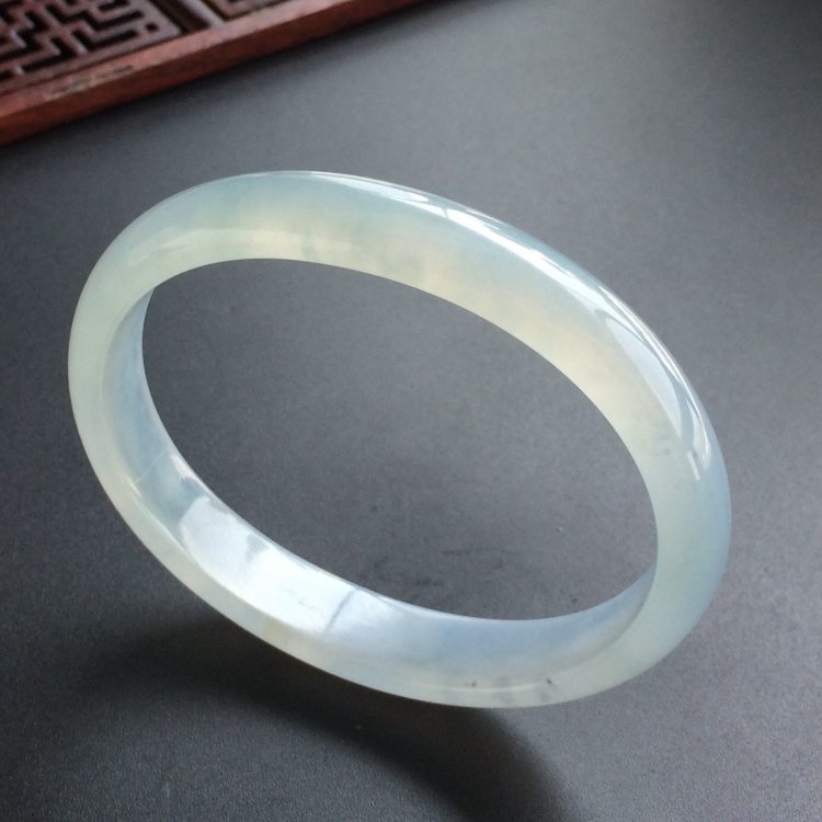 (超值推荐)冰种淡晴水贵妃镯(58.1mm-48.8mm)