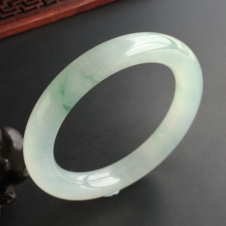 (超值推荐)冰种飘花圆条手镯(53.7mm)