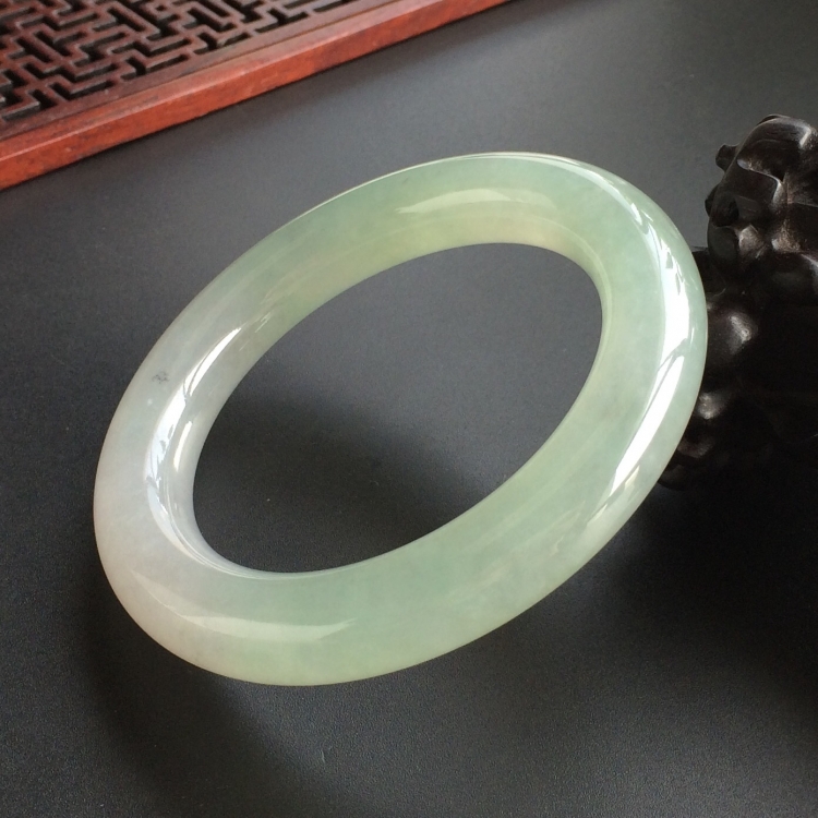 (超值推荐)糯冰种晴水圆条手镯(55.2mm)
