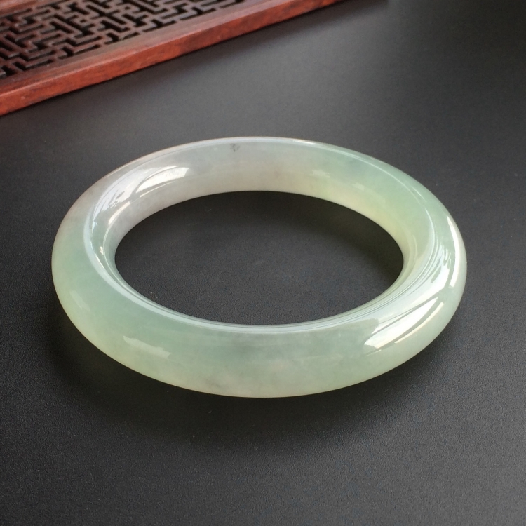 (超值推荐)糯冰种晴水圆条手镯(55.2mm)